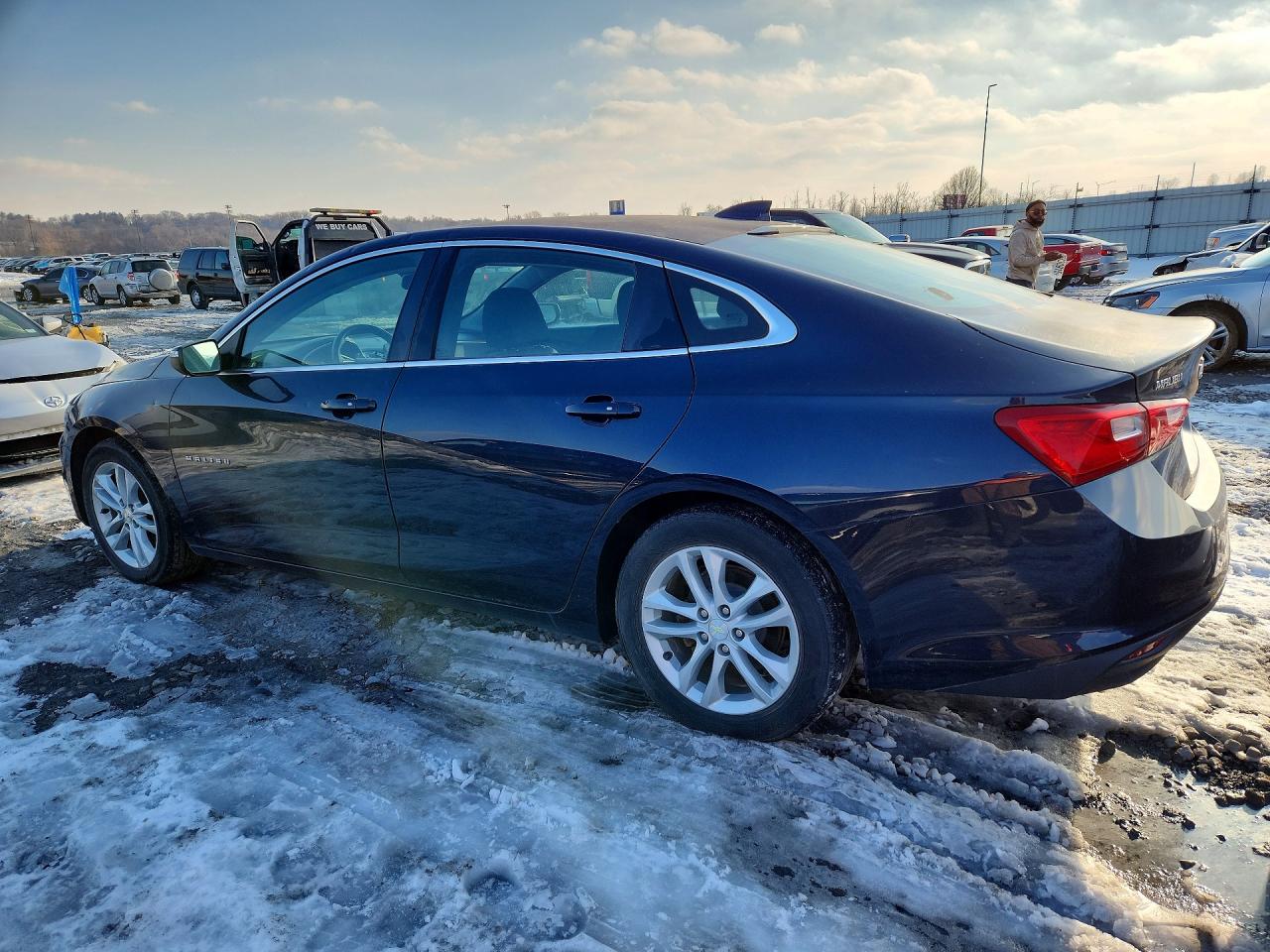 2016 CHEVROLET MALIBU LT photo 3