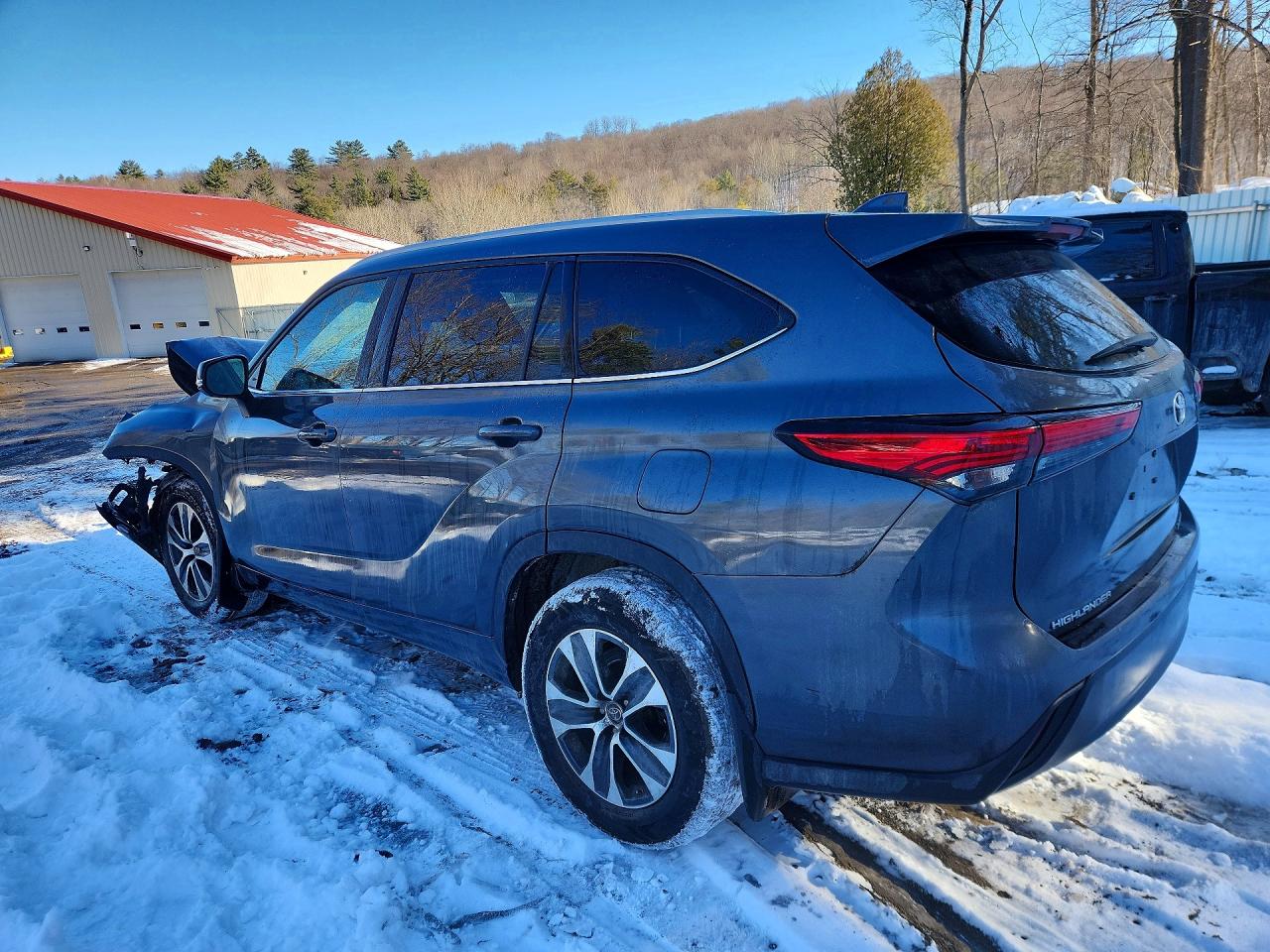 2022 TOYOTA HIGHLANDER XLE photo 4