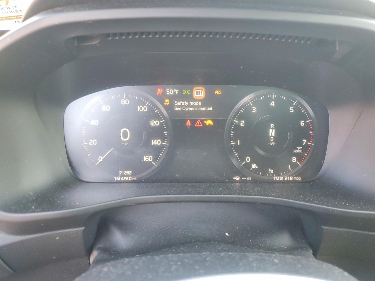 2019 VOLVO XC40 T5 MOMENTUM photo 17