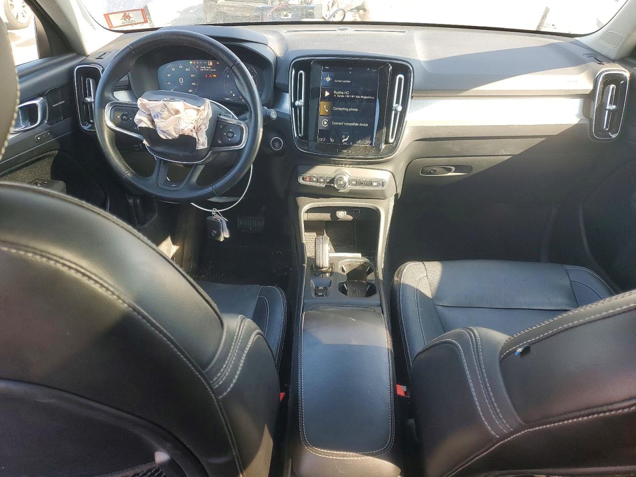 2019 VOLVO XC40 T5 MOMENTUM photo 15