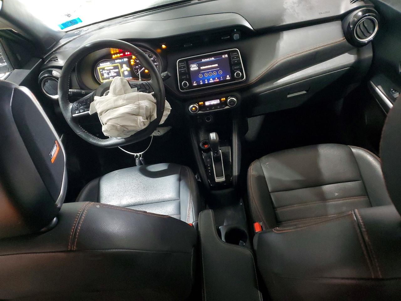 2020 NISSAN KICKS SR photo 22