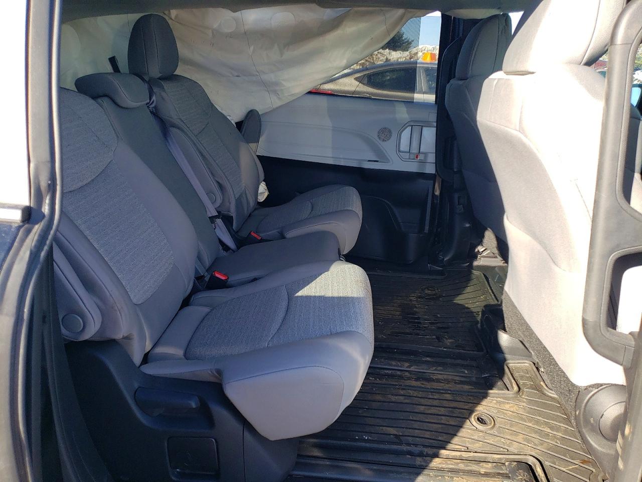 2025 TOYOTA SIENNA LE 8-PASSENGER photo 21