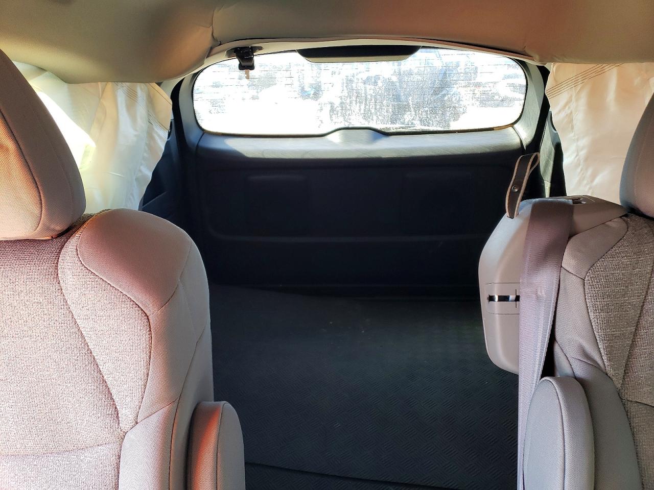 2025 TOYOTA SIENNA LE 8-PASSENGER photo 19