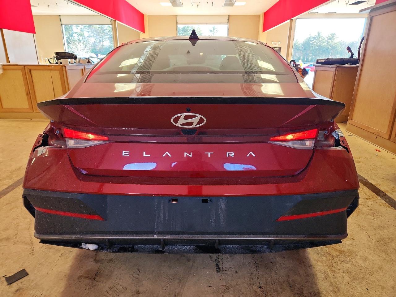 2025 HYUNDAI ELANTRA SEL SPORT photo 16