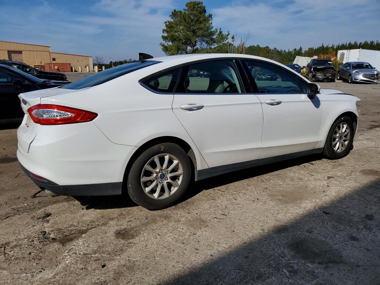 2015 FORD FUSION S photo 3