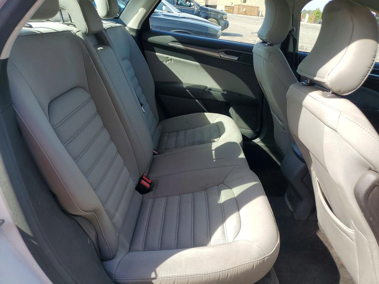 2015 FORD FUSION S photo 10