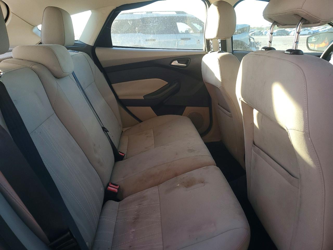 2015 FORD FOCUS SE photo 19