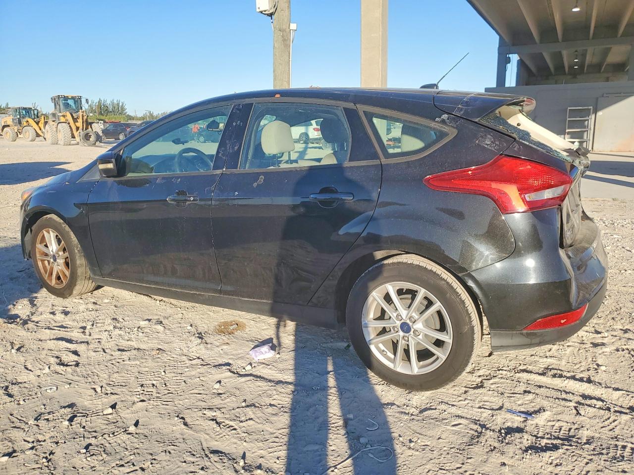 2015 FORD FOCUS SE photo 3