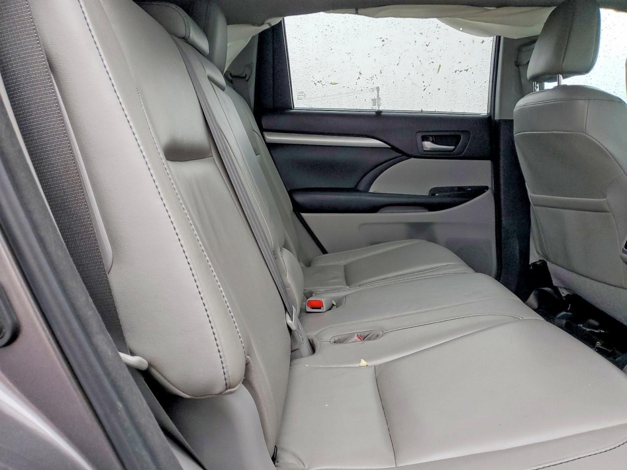 2018 TOYOTA HIGHLANDER XLE photo 11