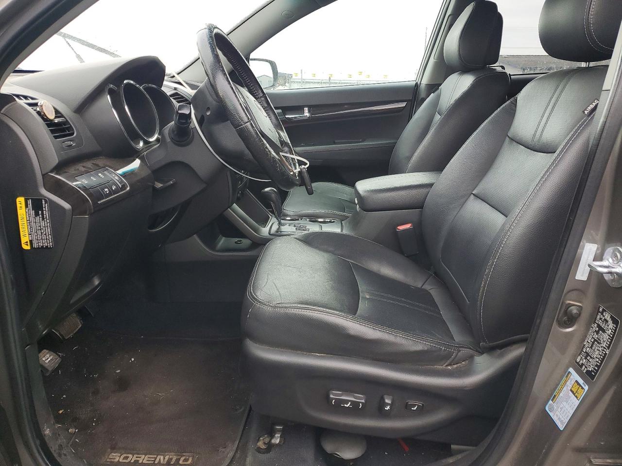 2011 KIA SORENTO photo 13