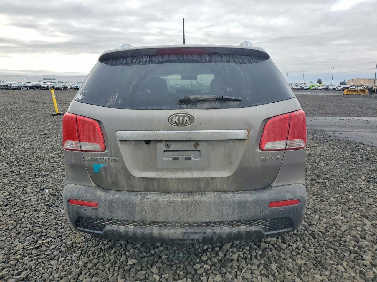 2011 KIA SORENTO photo 11