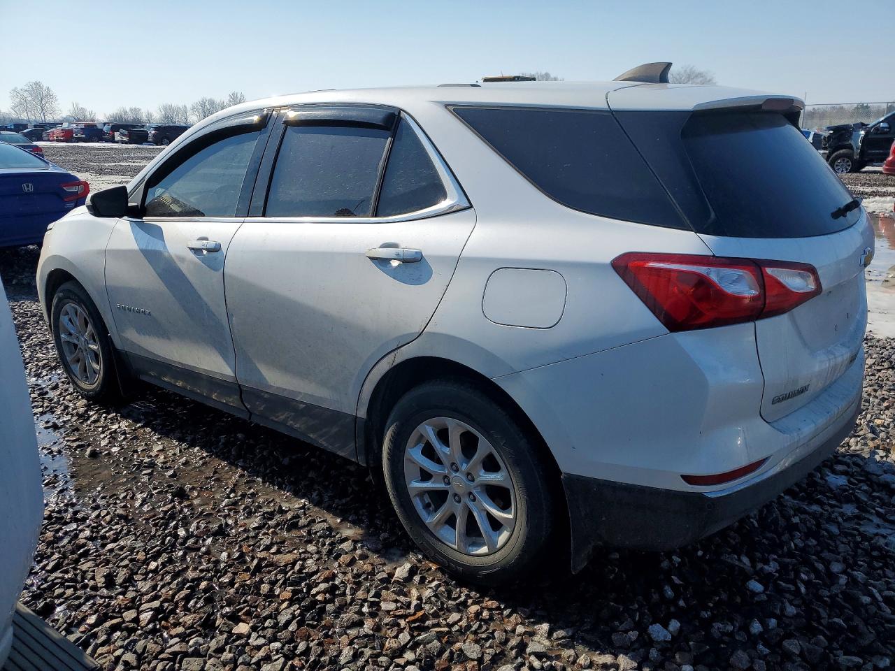 2019 CHEVROLET EQUINOX LT photo 2