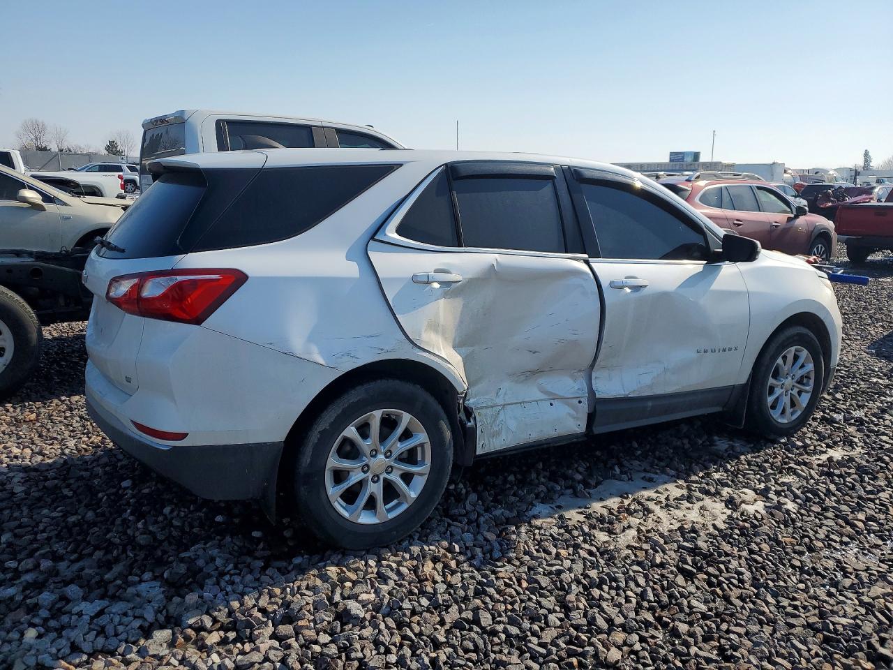 2019 CHEVROLET EQUINOX LT photo 3
