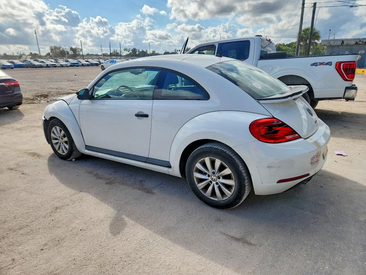 2016 VOLKSWAGEN BEETLE 1.8T photo 4
