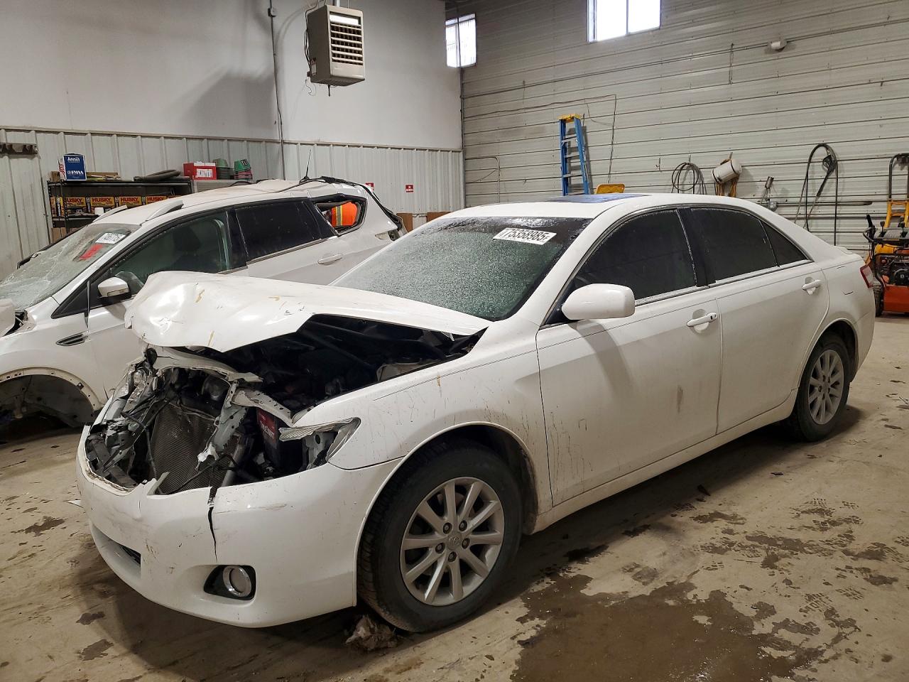 2011 TOYOTA CAMRY