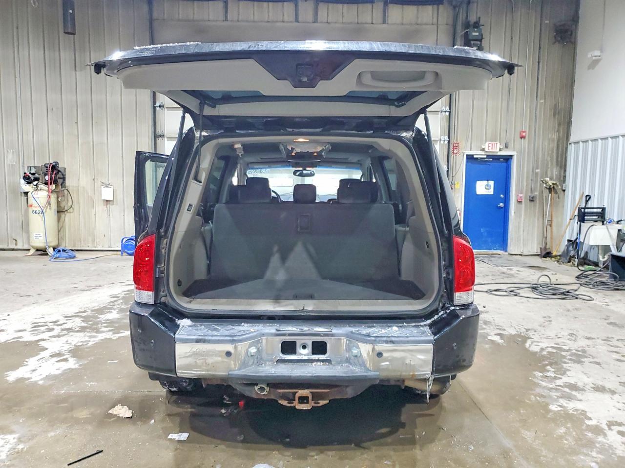 2004 NISSAN ARMADA SE photo 11