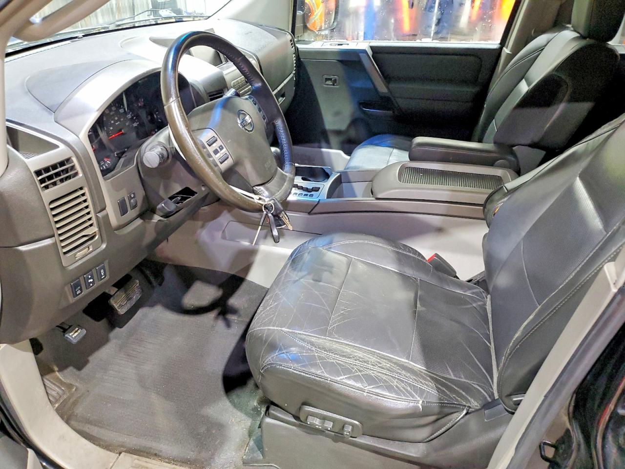 2004 NISSAN ARMADA SE photo 13