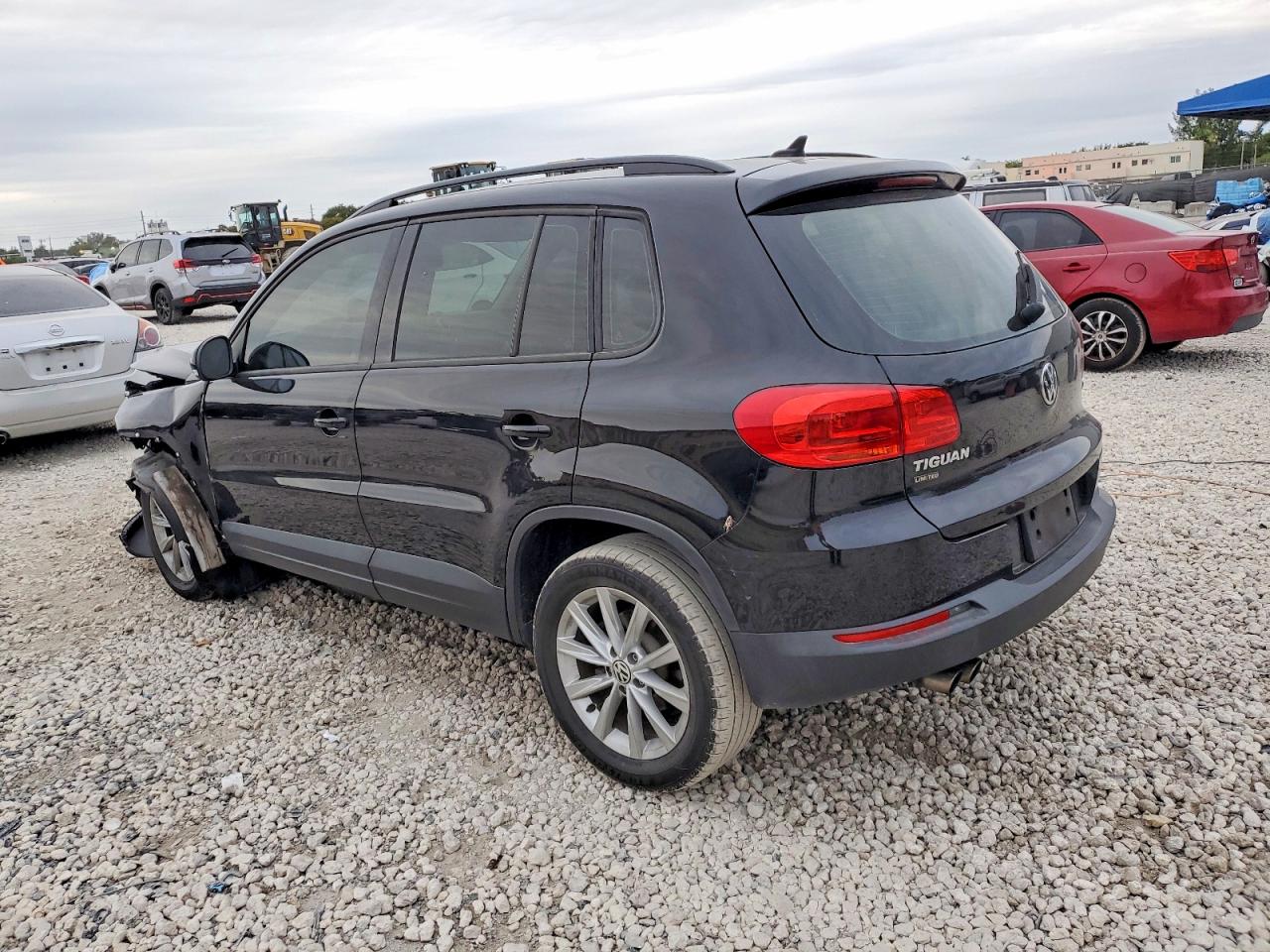 2017 VOLKSWAGEN TIGUAN S photo 3