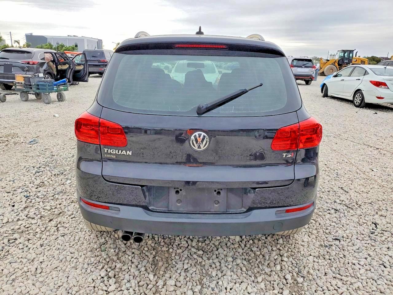 2017 VOLKSWAGEN TIGUAN S photo 11