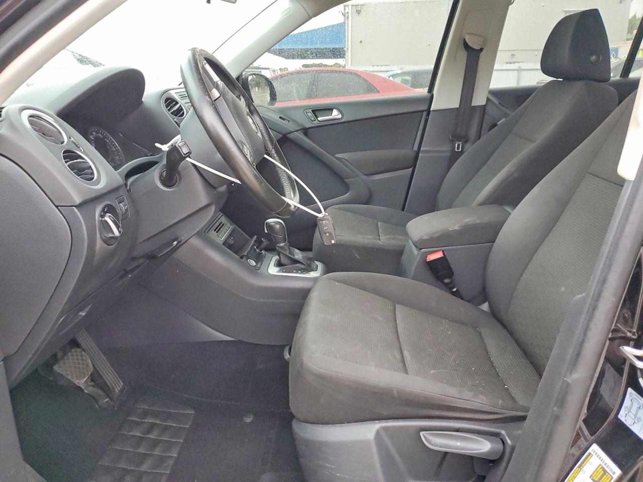 2017 VOLKSWAGEN TIGUAN S photo 13