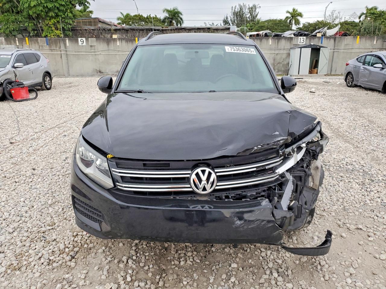 2017 VOLKSWAGEN TIGUAN S photo 9