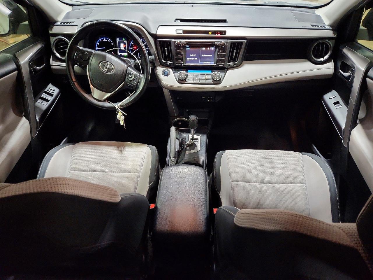 2018 TOYOTA RAV4 XLE photo 15