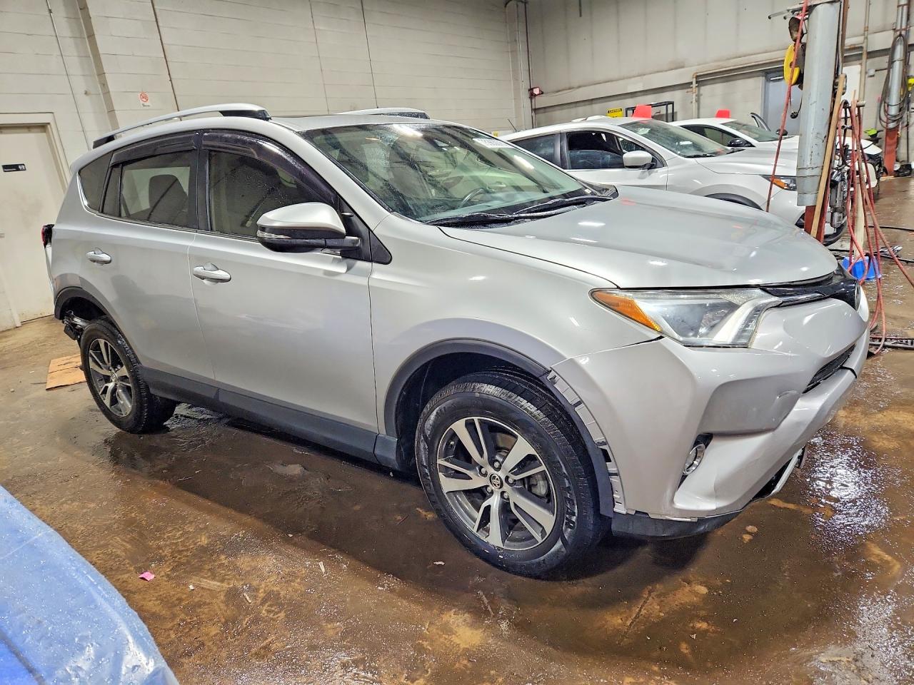 2018 TOYOTA RAV4 XLE photo 7