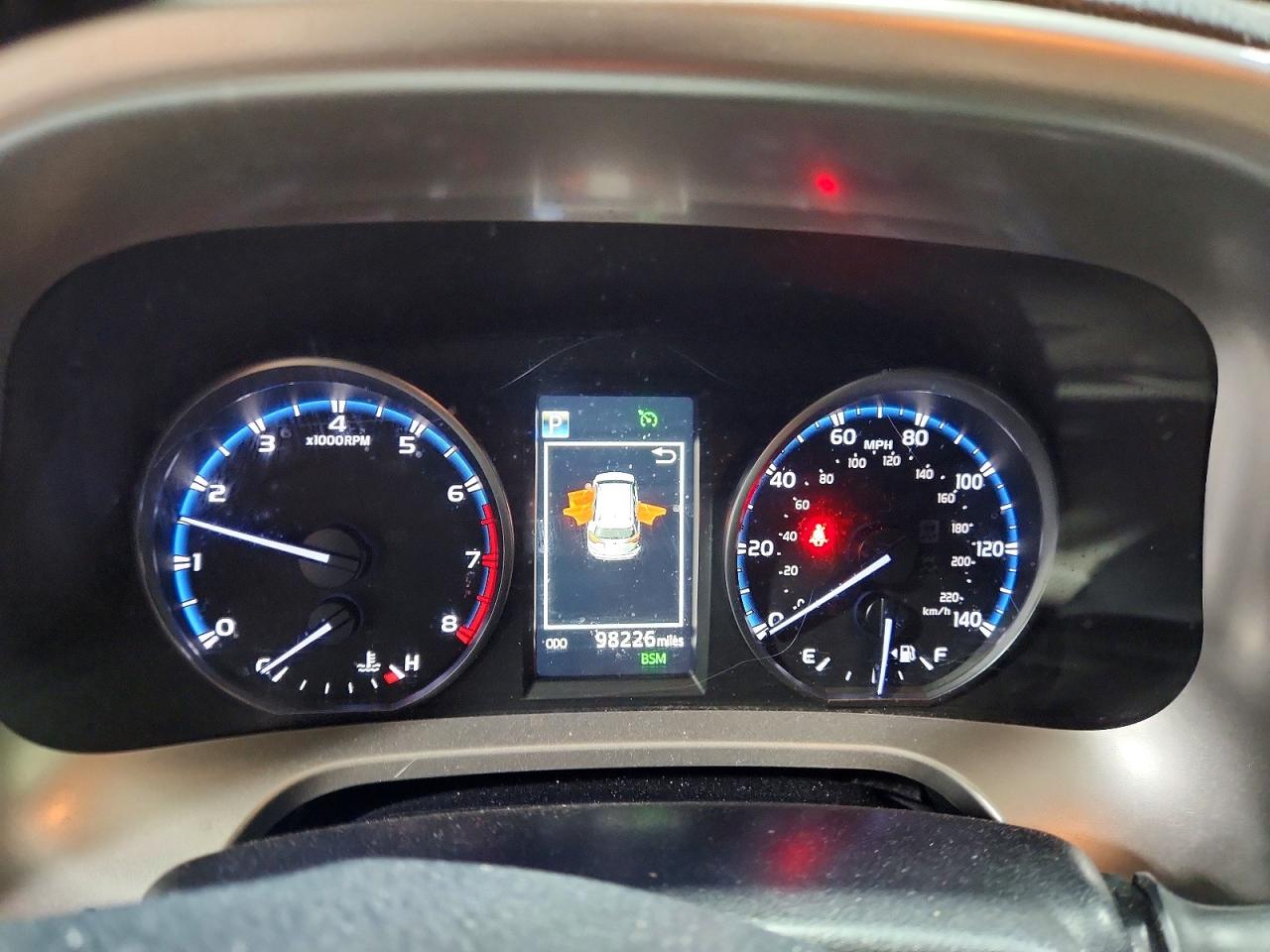 2018 TOYOTA RAV4 XLE photo 17
