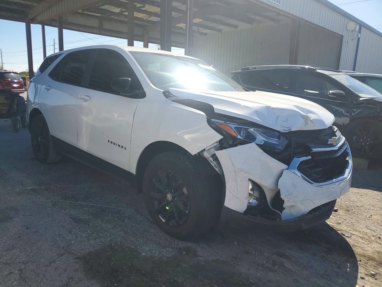 2021 CHEVROLET EQUINOX LS photo 4