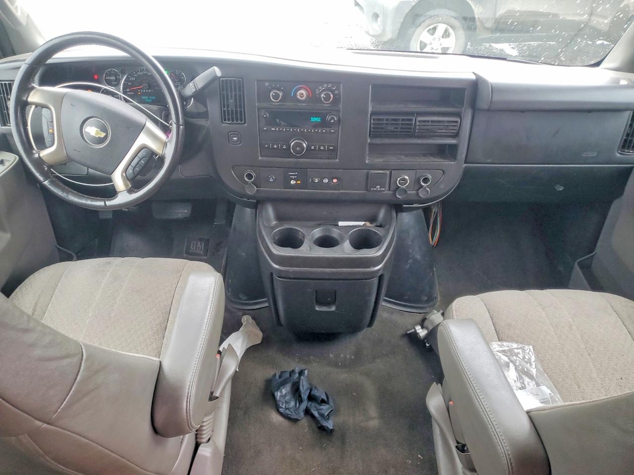 2017 CHEVROLET EXPRESS G3500 LT photo 8