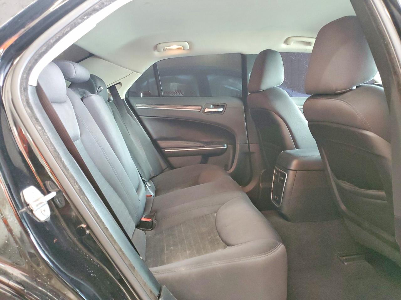 2019 CHRYSLER 300 TOURING photo 10