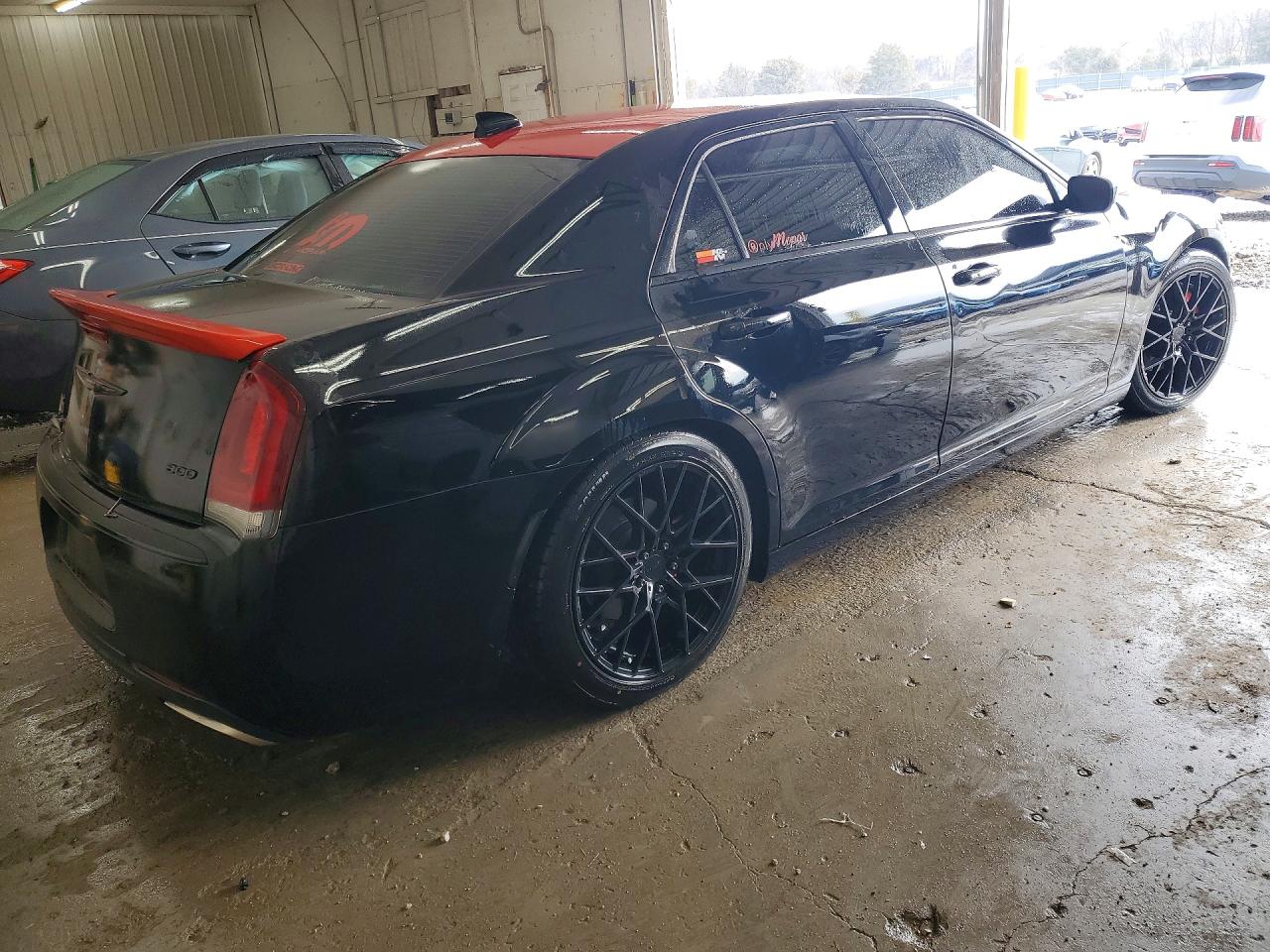 2019 CHRYSLER 300 TOURING photo 3