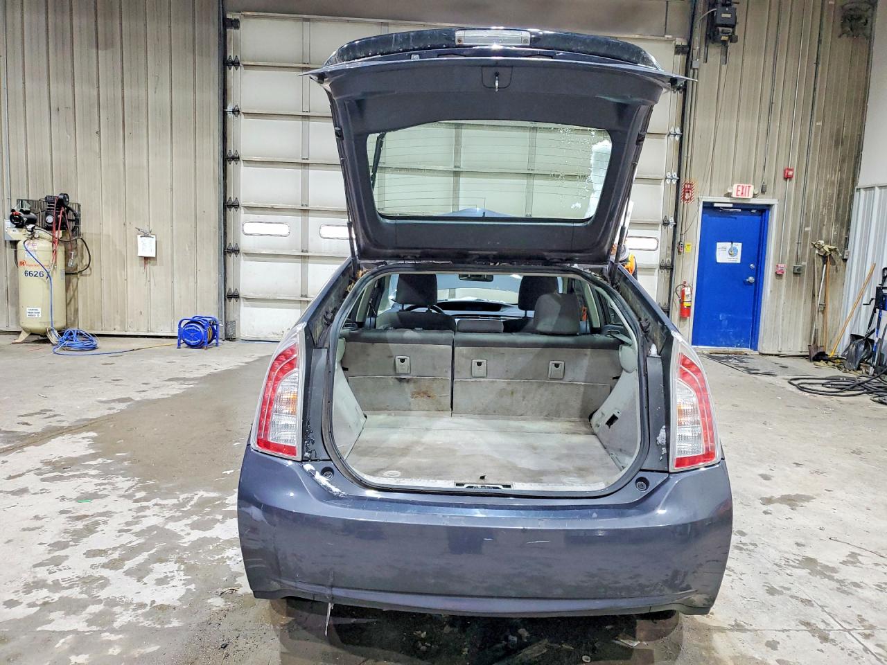 2013 TOYOTA PRIUS THREE photo 11