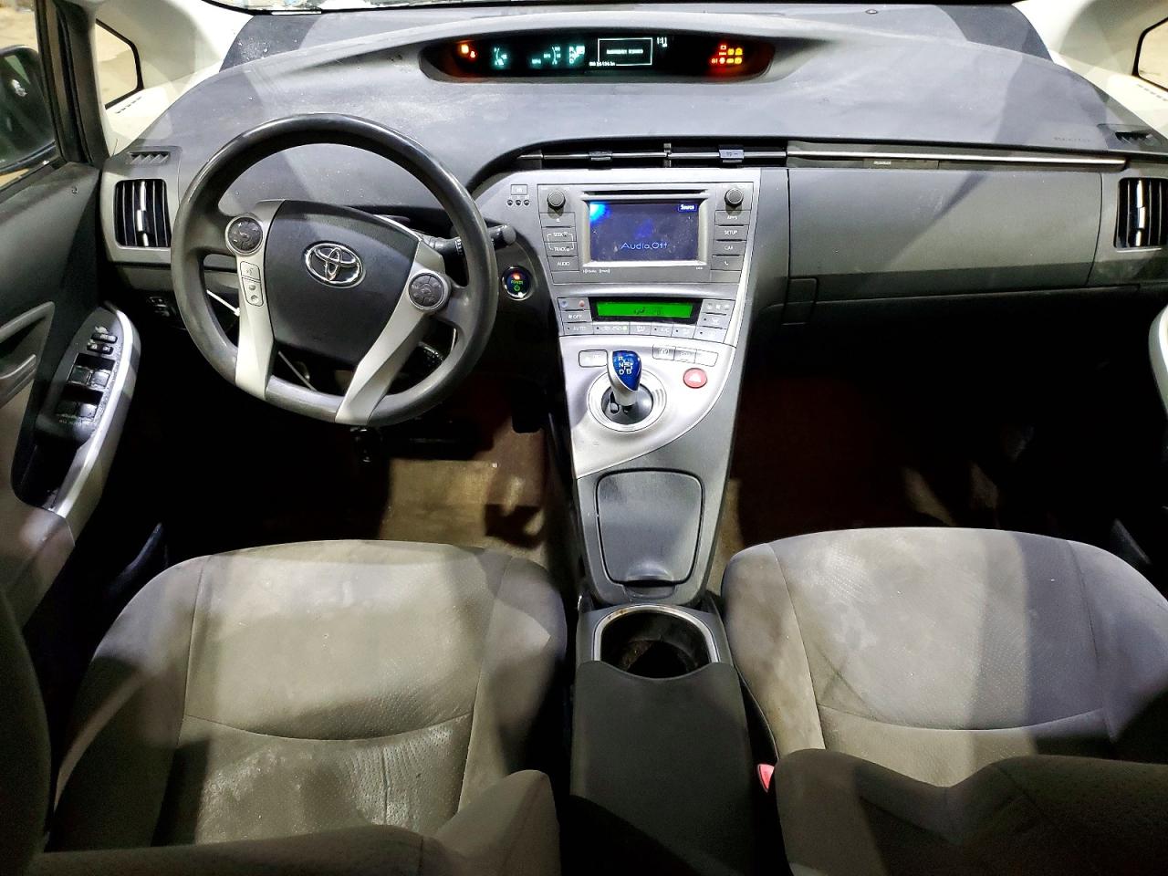 2013 TOYOTA PRIUS THREE photo 15