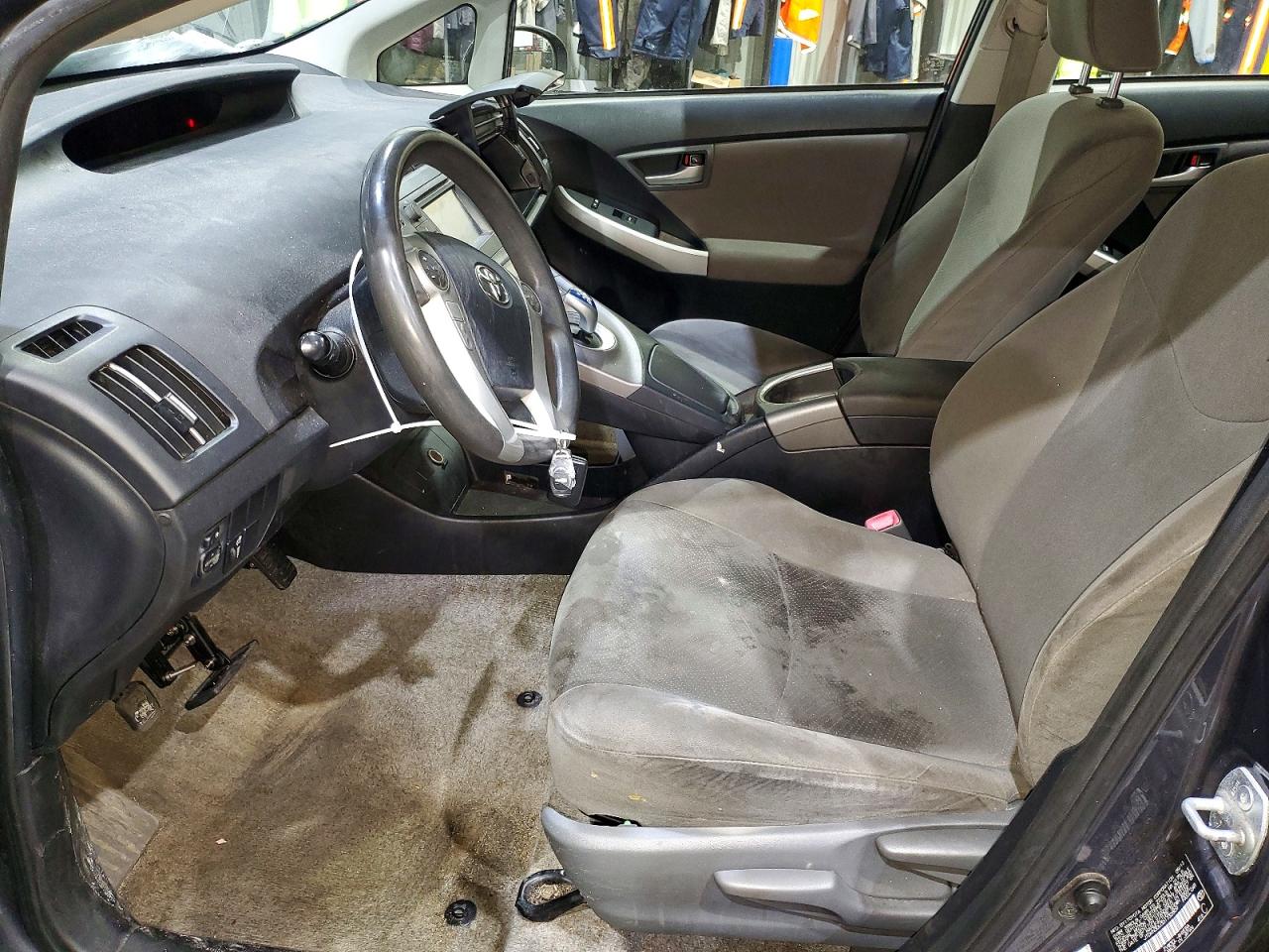 2013 TOYOTA PRIUS THREE photo 13