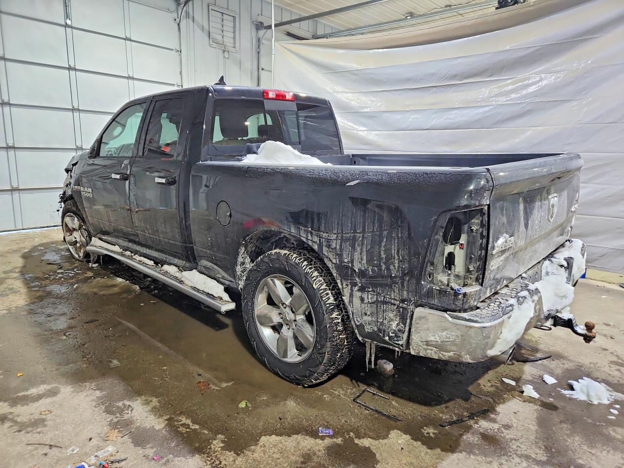 2017 RAM 1500 SLT photo 3