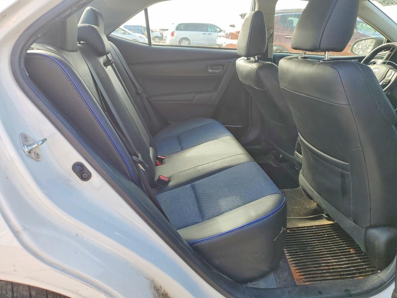 2019 TOYOTA COROLLA L photo 10