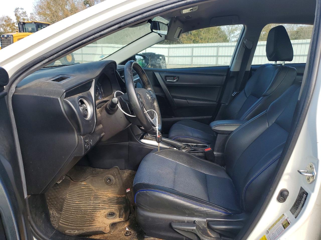 2019 TOYOTA COROLLA L photo 7