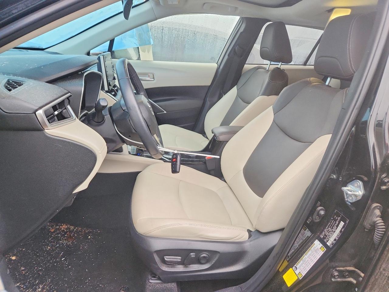 2022 TOYOTA COROLLA CROSS XLE photo 7