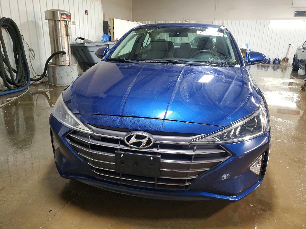 2019 HYUNDAI ELANTRA photo 9