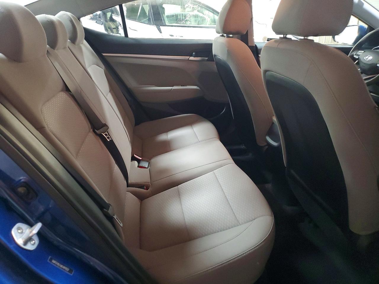 2019 HYUNDAI ELANTRA photo 19