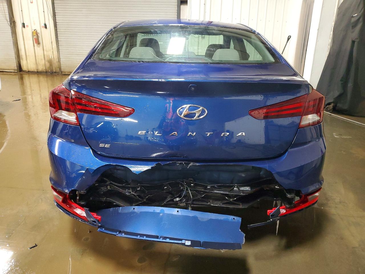 2019 HYUNDAI ELANTRA photo 11