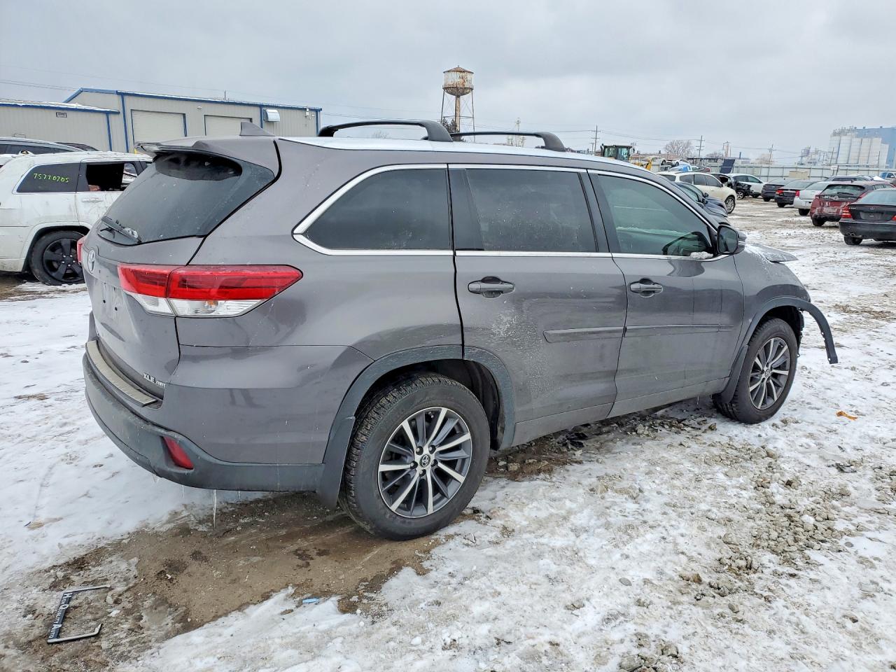 2018 TOYOTA HIGHLANDER photo 5