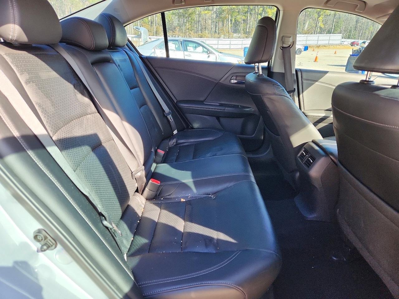 2017 HONDA ACCORD TOURING photo 10
