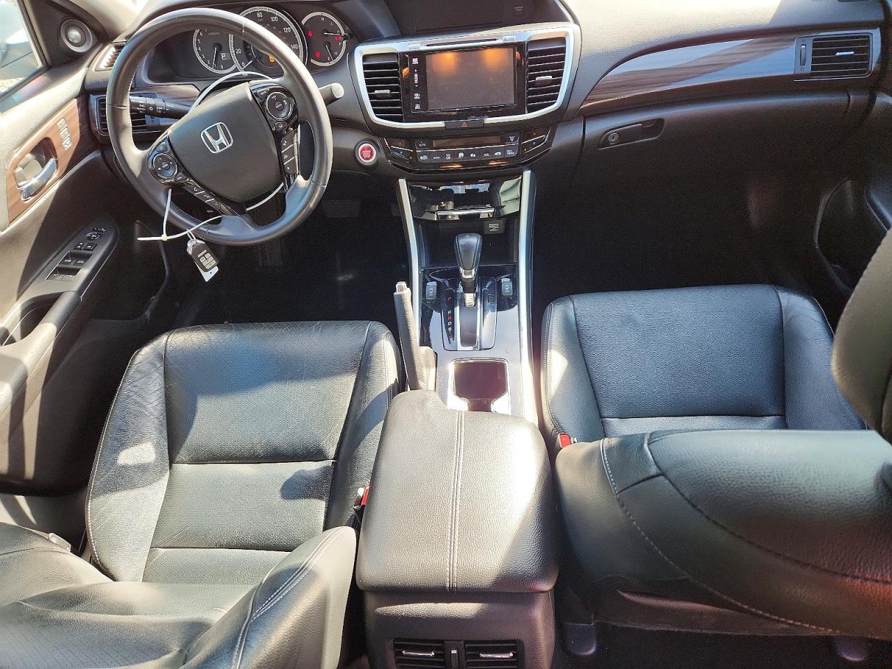 2017 HONDA ACCORD TOURING photo 8