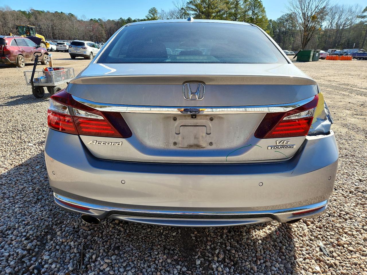 2017 HONDA ACCORD TOURING photo 6