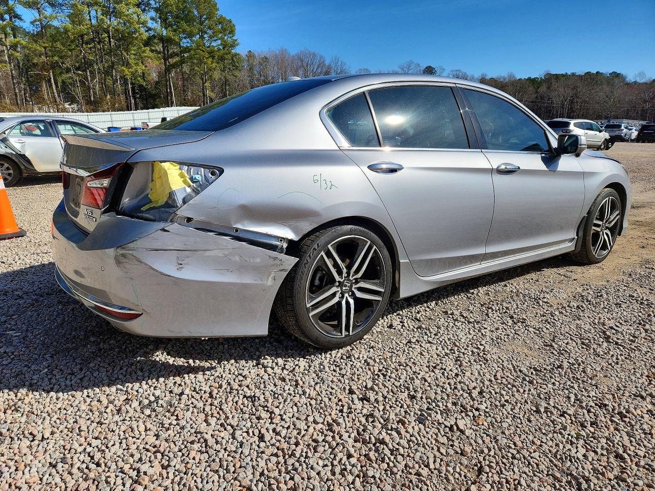 2017 HONDA ACCORD TOURING photo 3