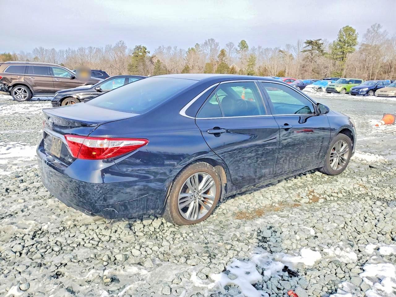 2017 TOYOTA CAMRY LE photo 5