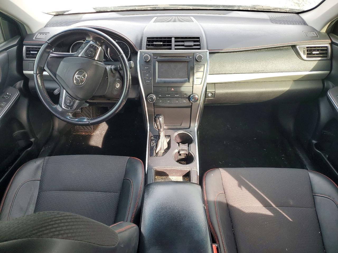 2017 TOYOTA CAMRY LE photo 15