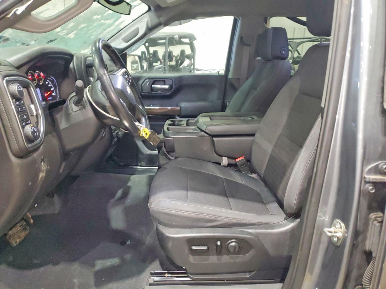 2020 CHEVROLET SILVERADO K1500 LT photo 13